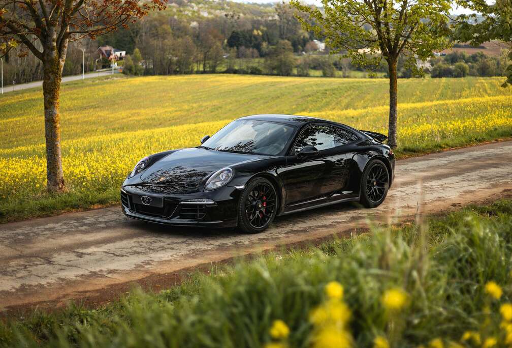 Porsche Carrera 4 GTS/ 1owner/17.500km/ Stunning condition