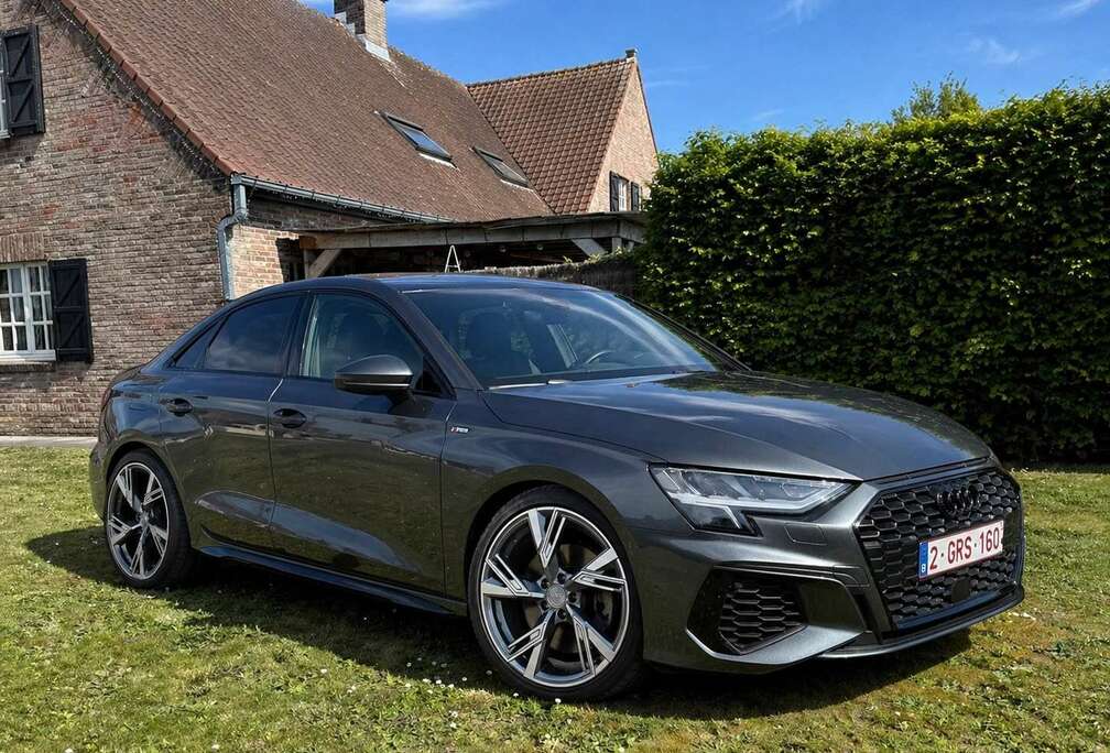 Audi Limousine S-line S-tronic