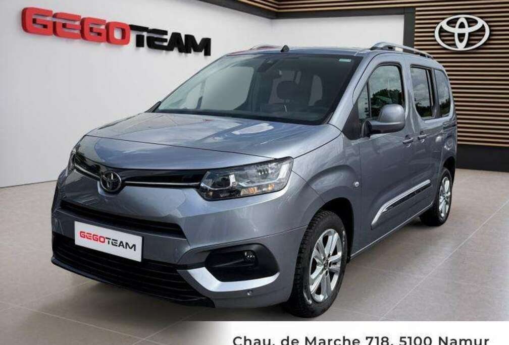 Toyota MPV