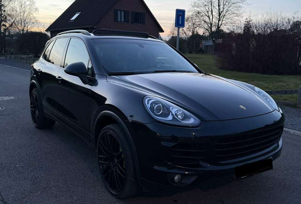Porsche 3.0i V6 PHEV S Platinum Edition Tiptronic (306 kW)
