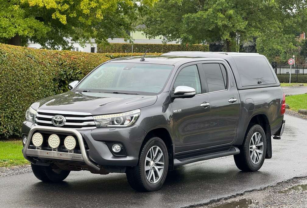 Toyota 2.4 D-4D 4WD Lounge EXPORT ONLY