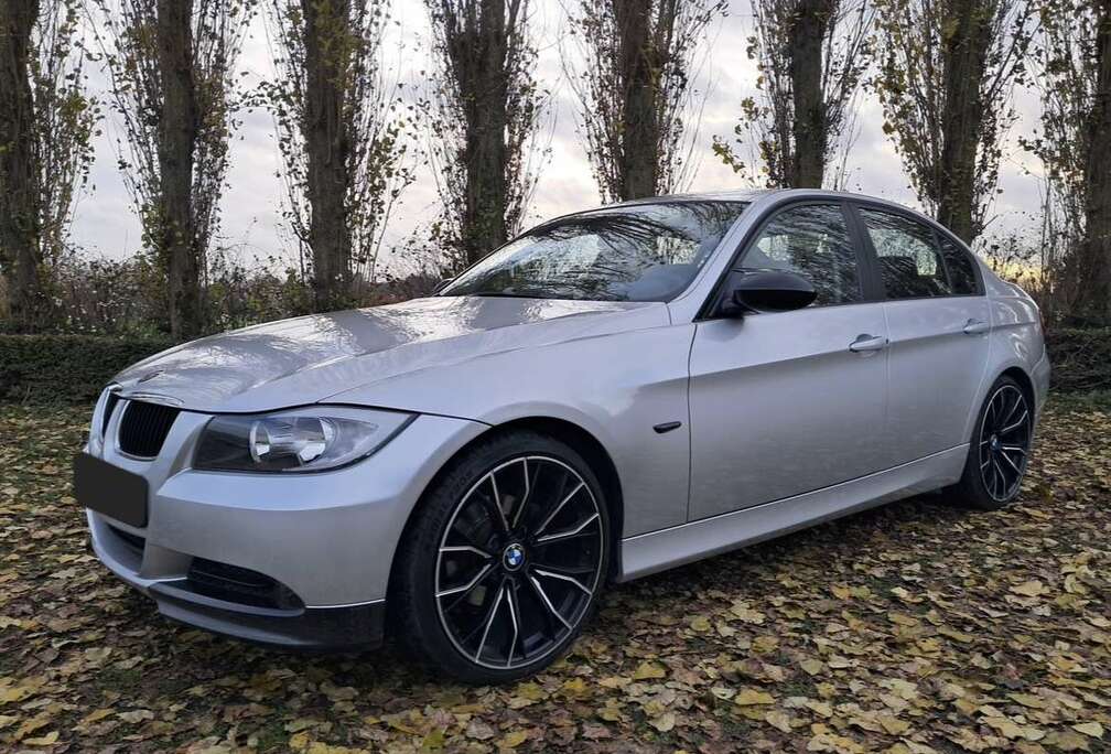 BMW 320i