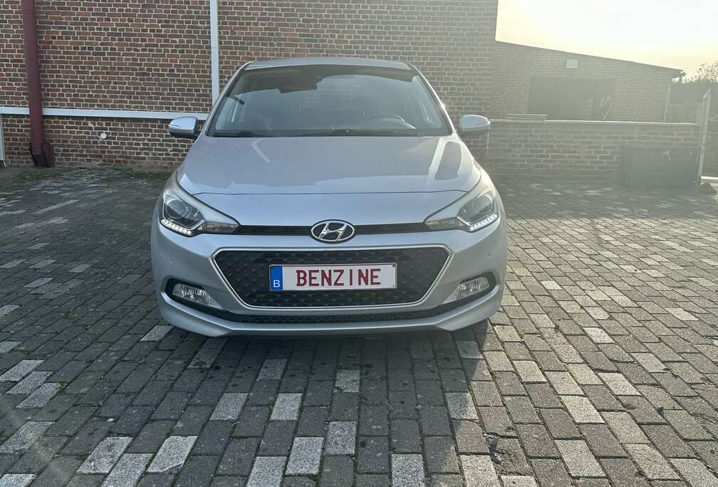 Hyundai 1.4 benzine, 1ste eigenaar, dealer onderhouden