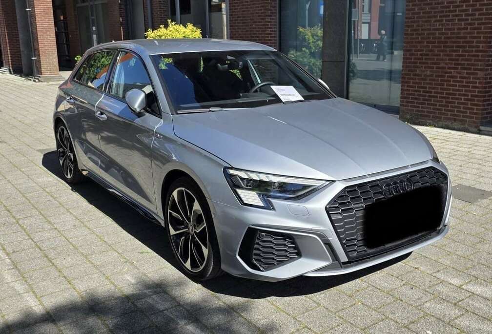 Audi Sportback 40 TFSI Quattro S line tronic