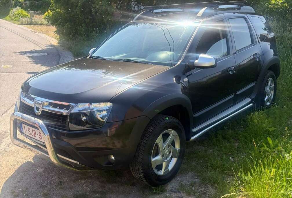 Dacia 1.6i 4x4 climatisation+ gps+4nouveaux pneus