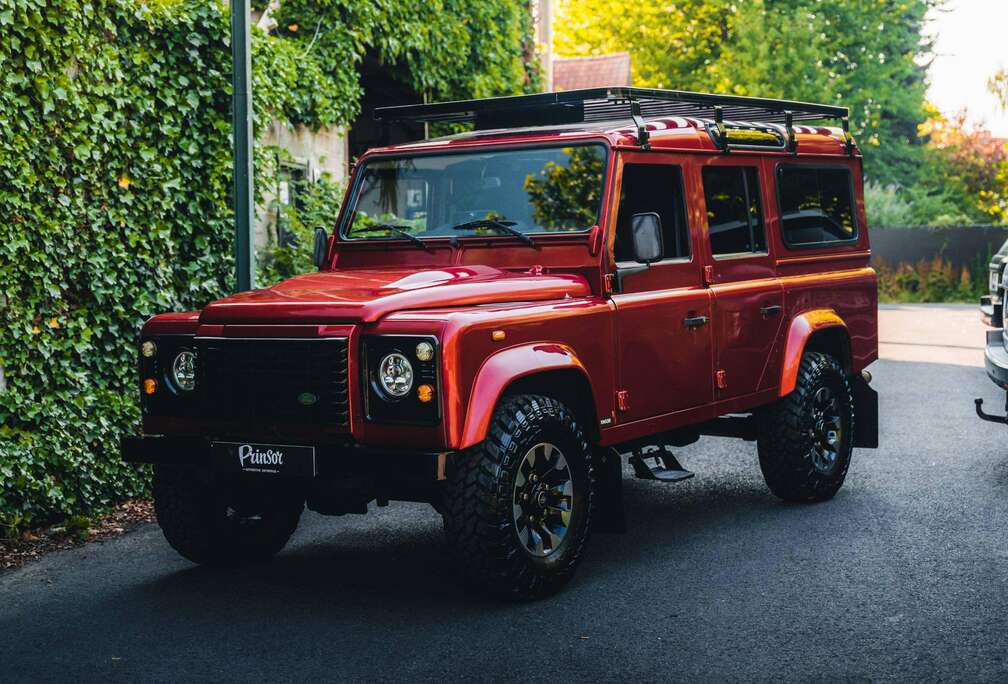 Land Rover 110 // RIMINI RED // AC // ALL INCL