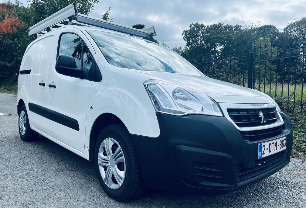 Peugeot 1.6 HDi * 3 places * clim * pret a immatriculé *