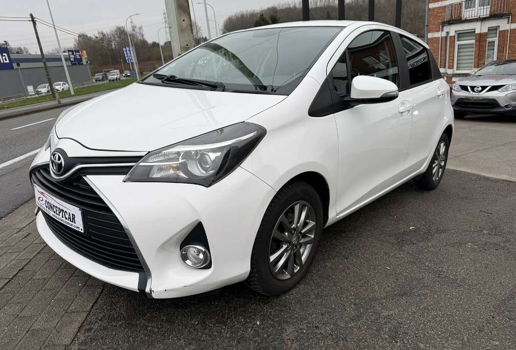 Toyota Yaris 1.33i VVT-i Active and pack Live 2