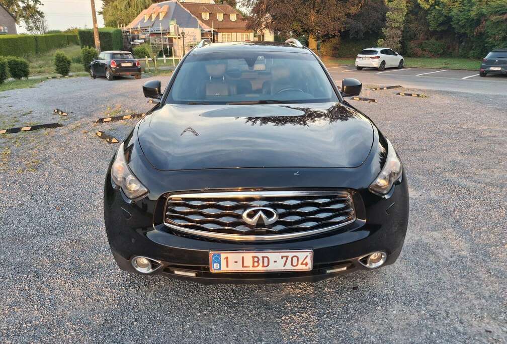 Infiniti 3.0 D V6 S UTILITAIRE
