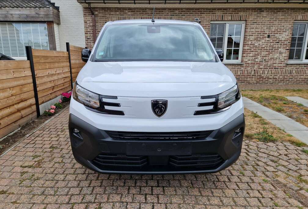 Peugeot 1.5 BlueHDi L1 STD Light S/S