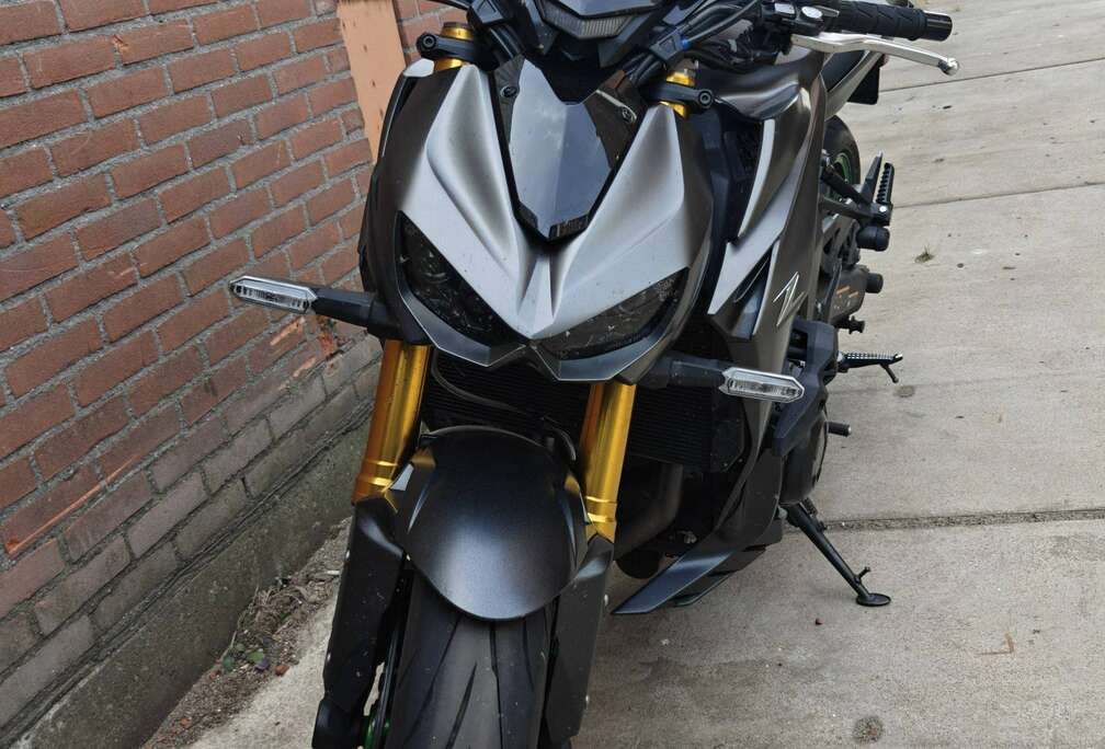 Z1100SE