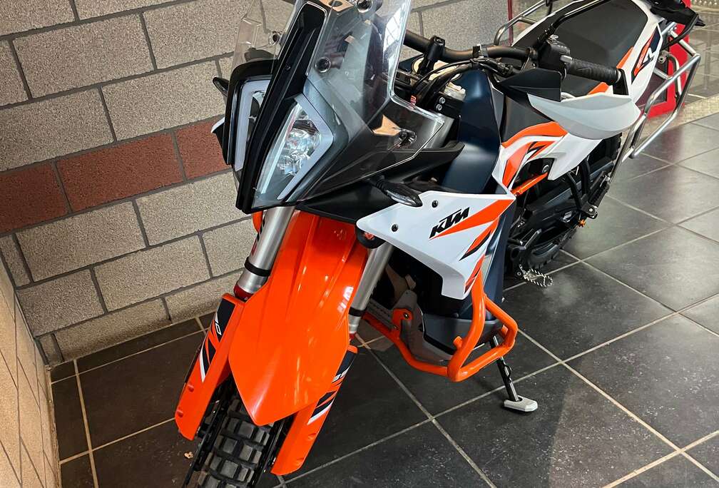 890 Adventure R