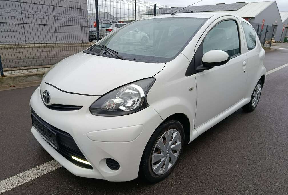 Toyota Aygo 1.0i Active prêt à immatriculer