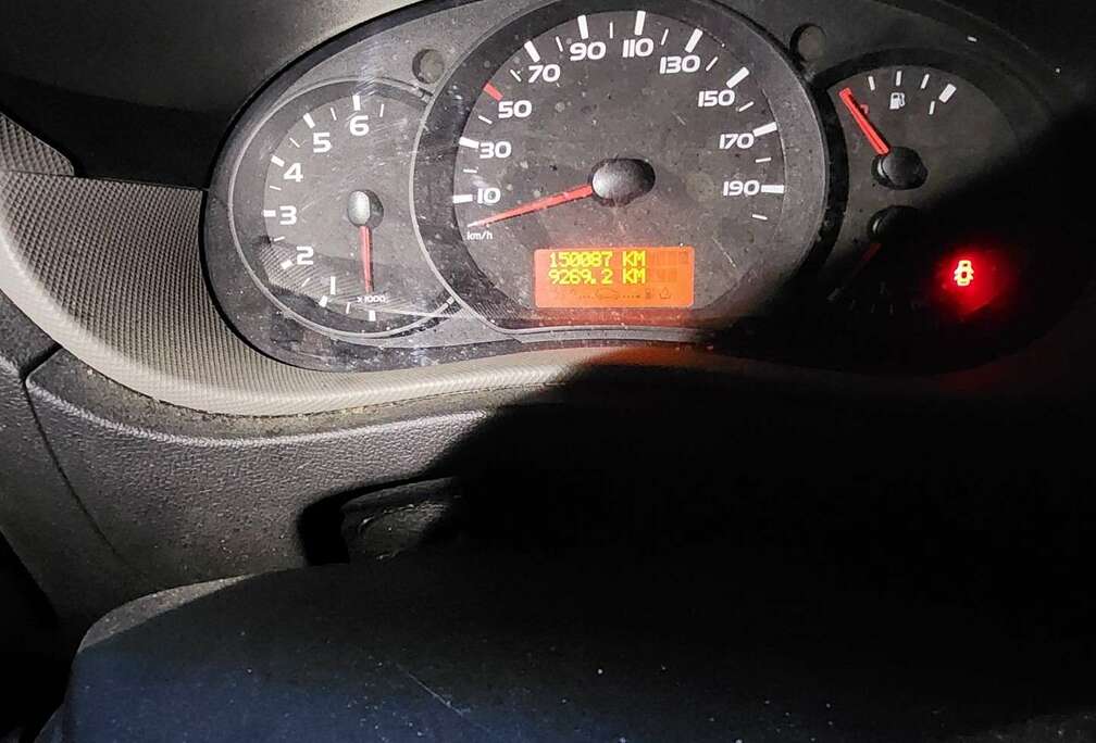 Renault 2.3 dCi 35 L2H1 Confort (E5)