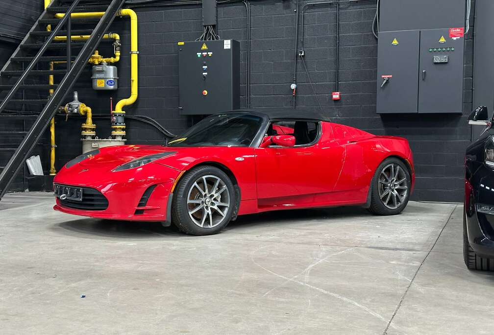 Tesla V2.5 - HEATED SEATS - BROKEN HV BATTERY