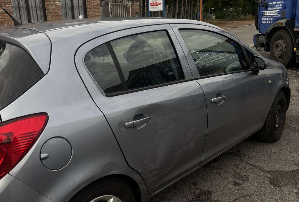 Opel 1.2i XE 16v Fun Easytronic (Fleet)