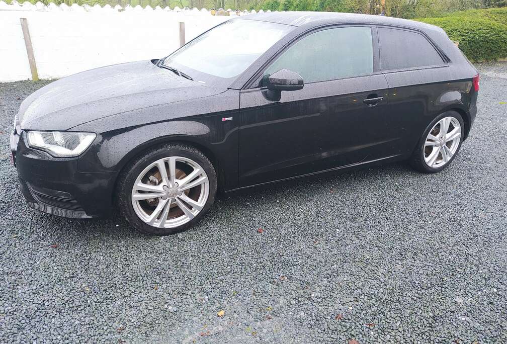 Audi A3 1.6 TDI 3p Sièges Sport Chauffant S line