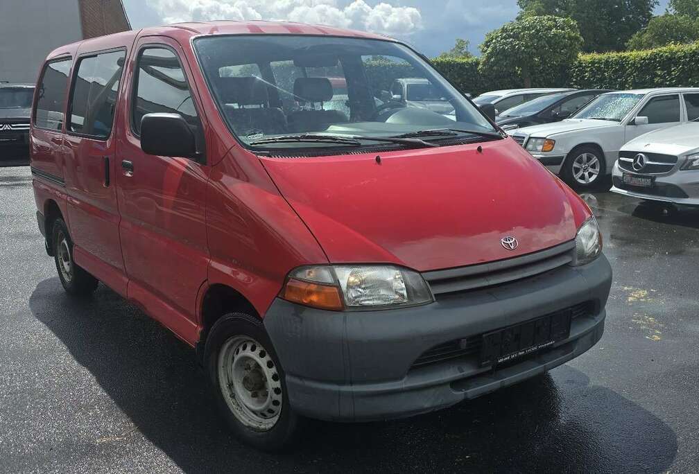 Toyota 2.4 D LX  9 place diesel
