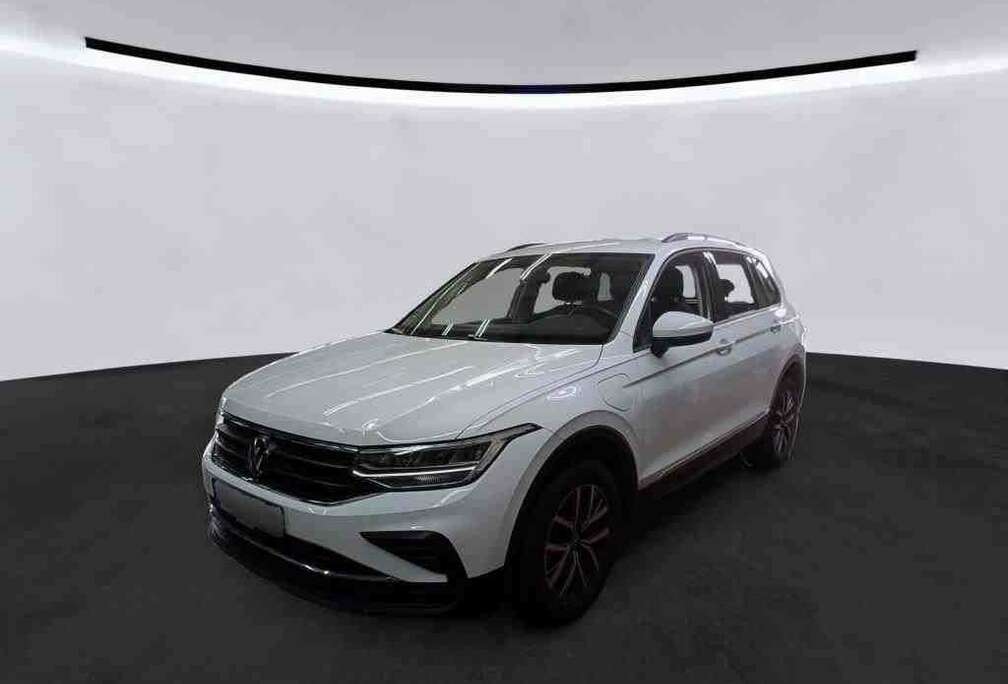 Volkswagen Life ACTIVE 1.4 eHybrid TSI 245CV DSG6 *Attelage*