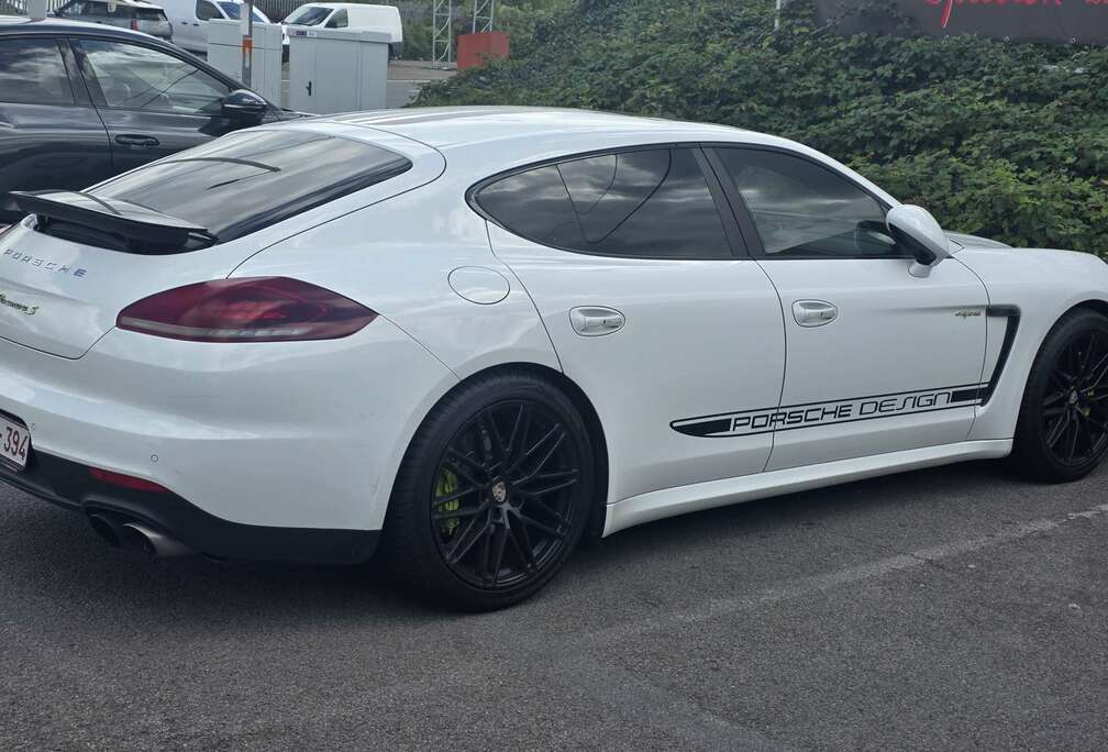 Porsche S e-Hybrid 3.0i V6 Tiptronic