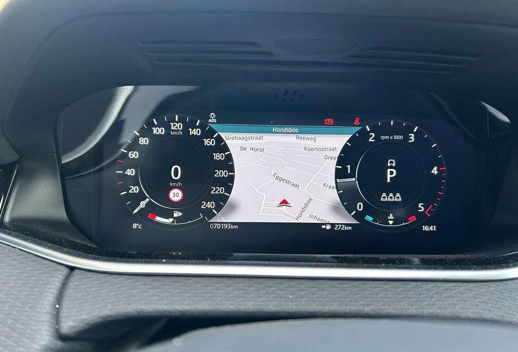 Land Rover D165 R-Dynamic