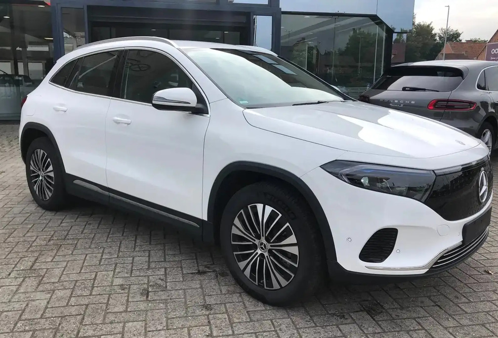 Mercedes-Benz EQA 300 4 MATIC, Elektr. verst. zetels,Winter pack