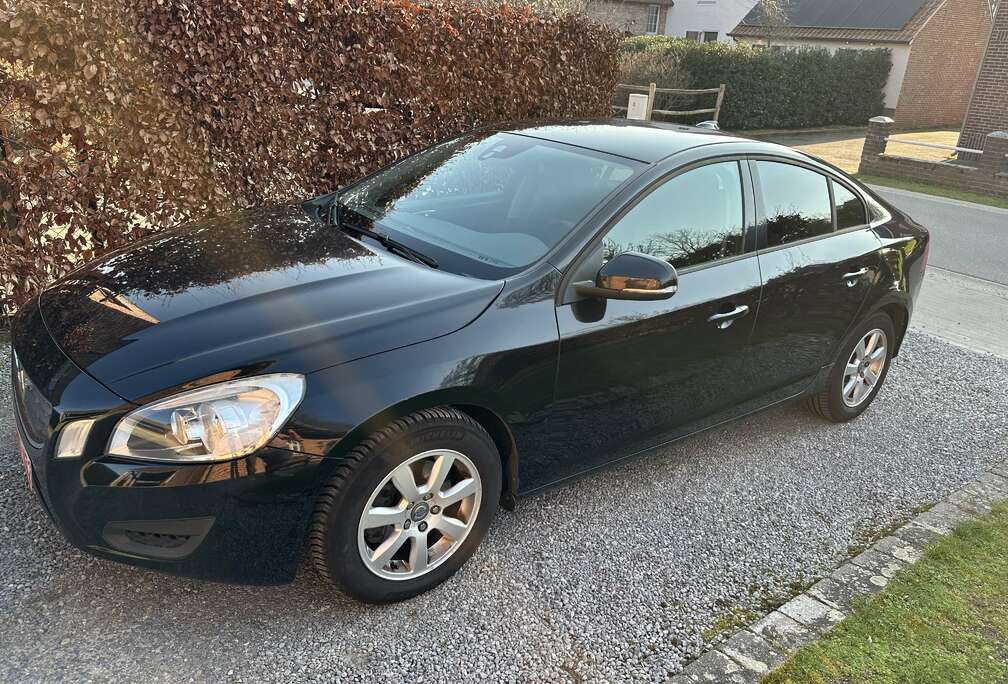 Volvo 1.6 D DRIVe Momentum Start/Stop