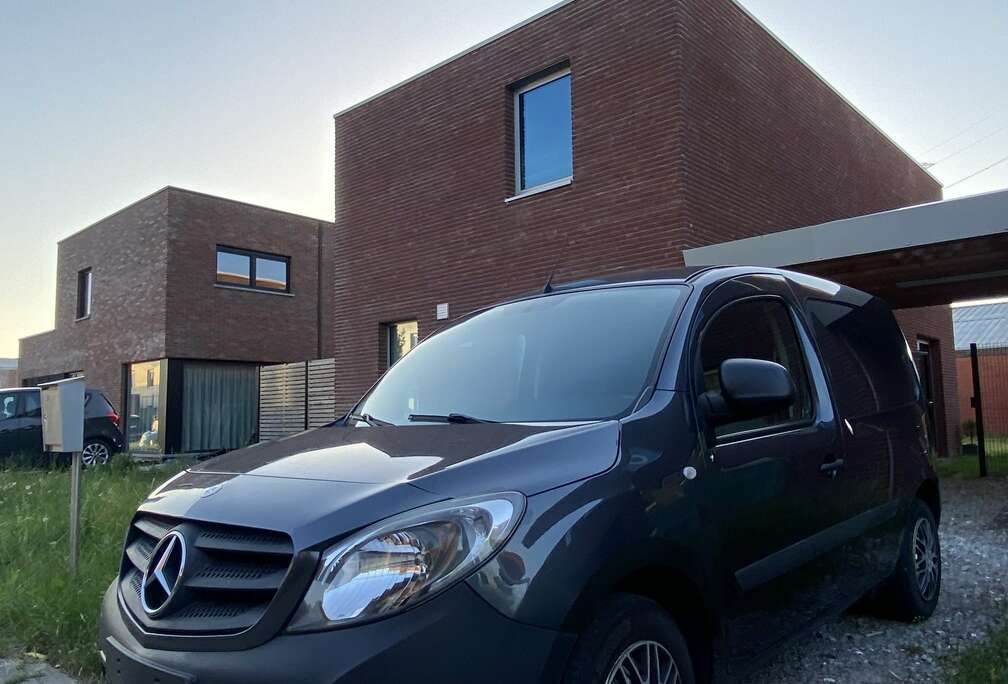 Mercedes-Benz / 1.5 Diesel / Lichte Vracht