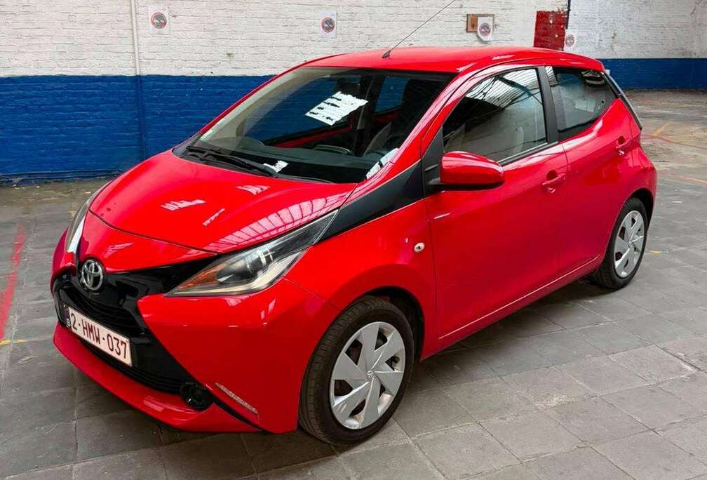 Toyota Aygo 1.0i VVT-i x-play and pack x-pure