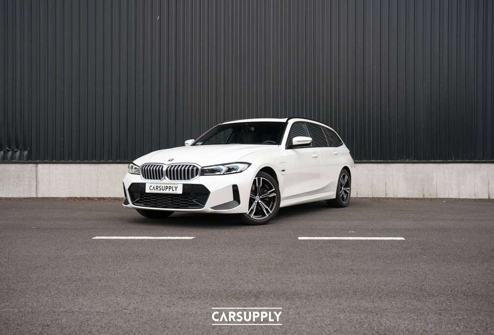 BMW Touring 330eAS PHEV - M-Sport - Panoramisch Schuifdak - Shadowline - Leder - LCI - Topstaat - Head-Up display
