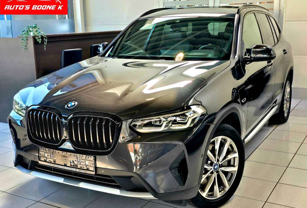 BMW X3 PHEV / Hybride / Panoramisch dak✔️  / Led lichts / Leder