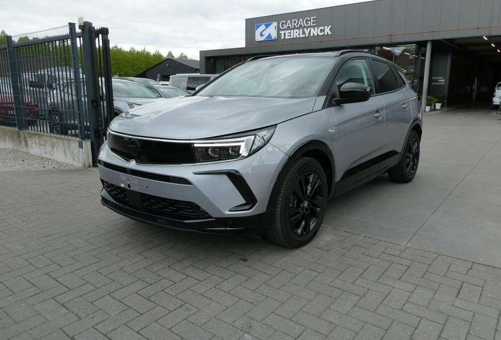 Opel 1.2 i benzine 130pk GS Line Camera BLIS \'24 22000km (10250)