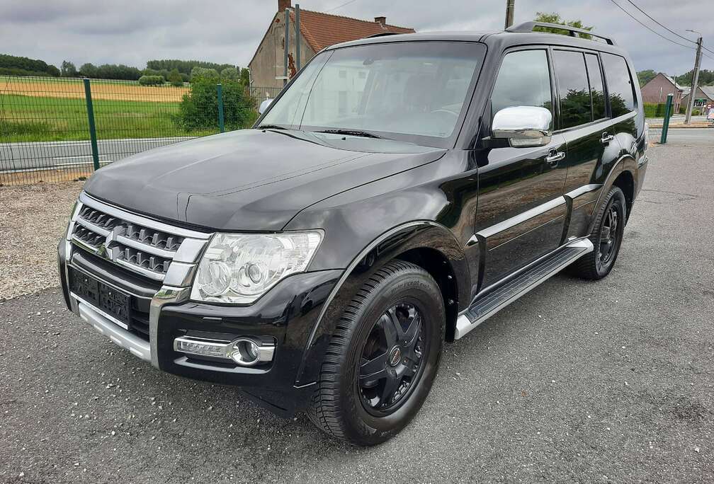Mitsubishi Pajero 3.2 DI-D Instyle Lichte vracht