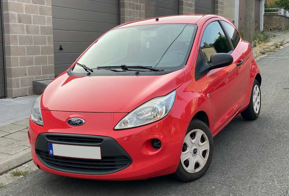 Ford 1.2i Ambiente Essence 76.280Km + Car-Pass