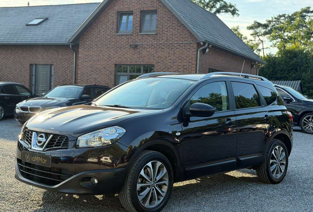 Nissan FULL OPTION - 4x4