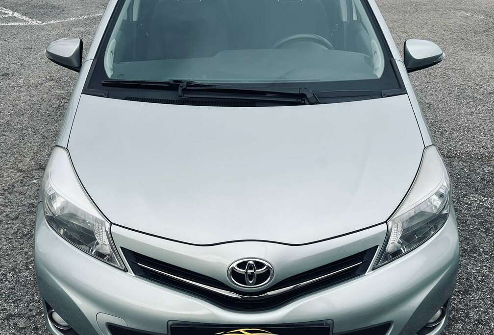 Toyota Yaris 1.3i VVT-i 16v Dual Club