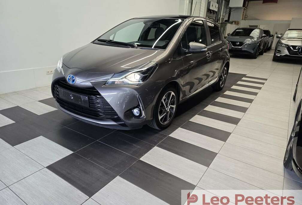 Toyota VVT-i Hybrid Lounge CVT