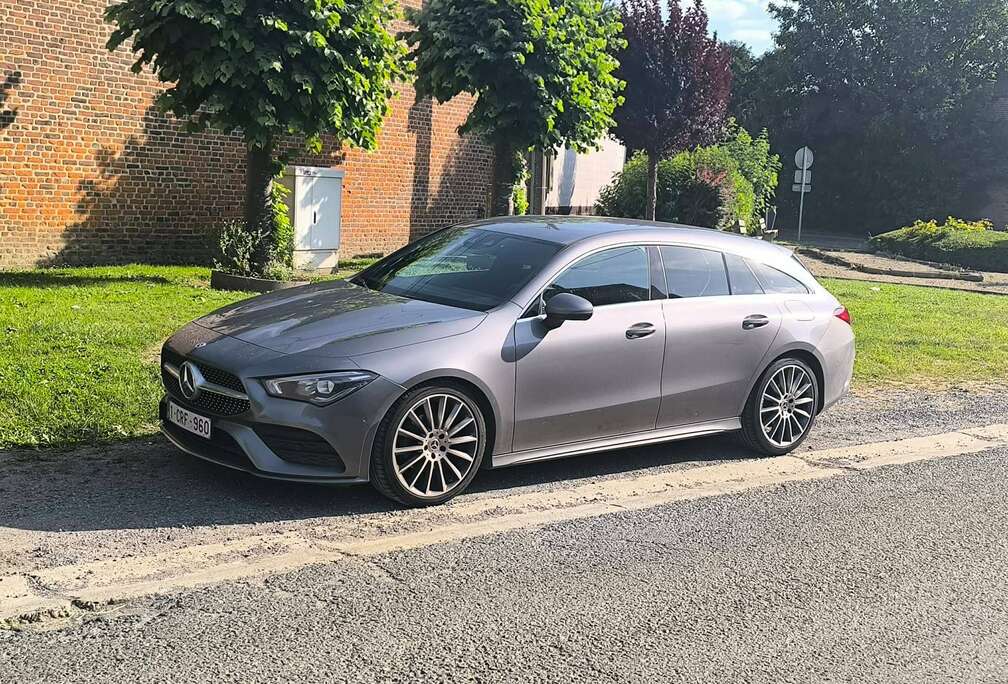 Mercedes-Benz CLA 200 AMG Line