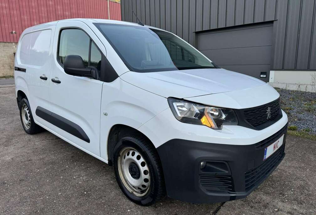 Peugeot 1.5hdi 100cv 3 Places/Carplay/Attache remorque/Sie