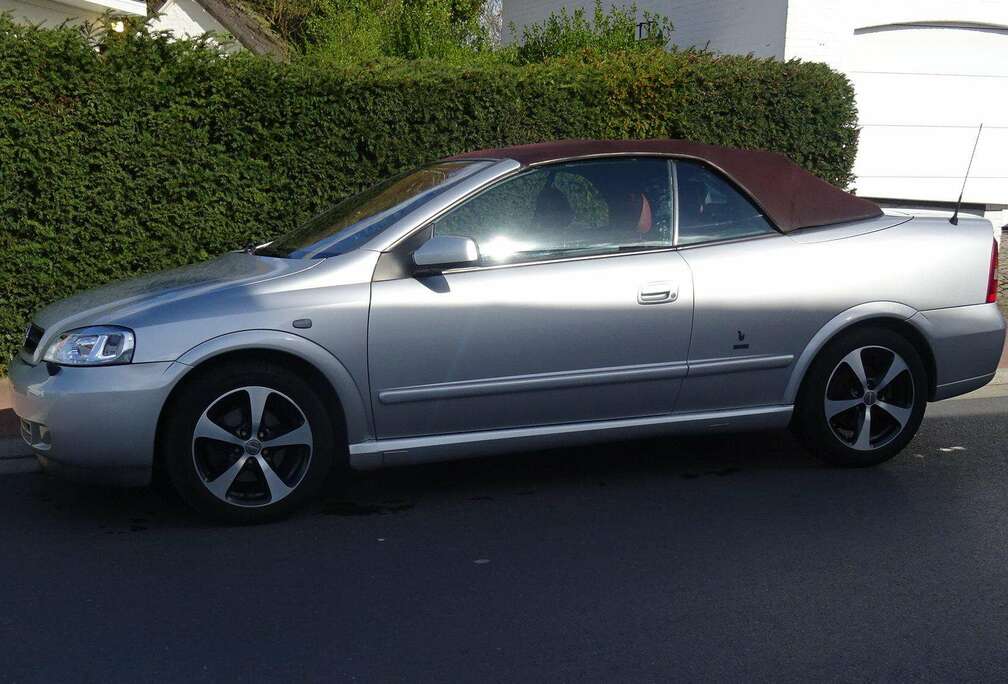 Opel 1.8i XE 16v Bertone Edition