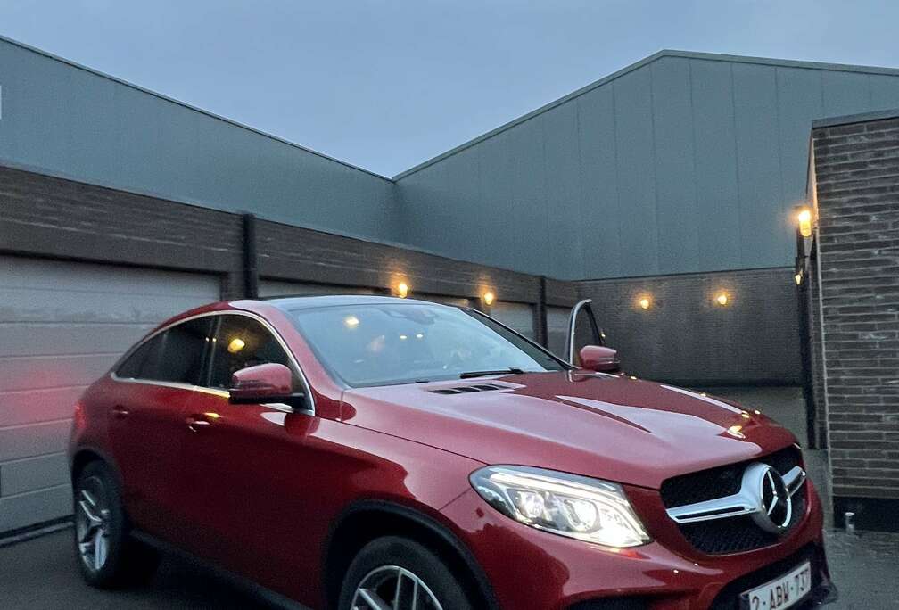 Mercedes-Benz Coupé d 4-Matic 9G-tronic AMG Line