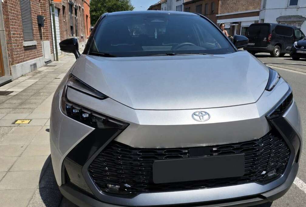 Toyota Hybrid HEV 1.8 Premium Bi-Tone E-CVT