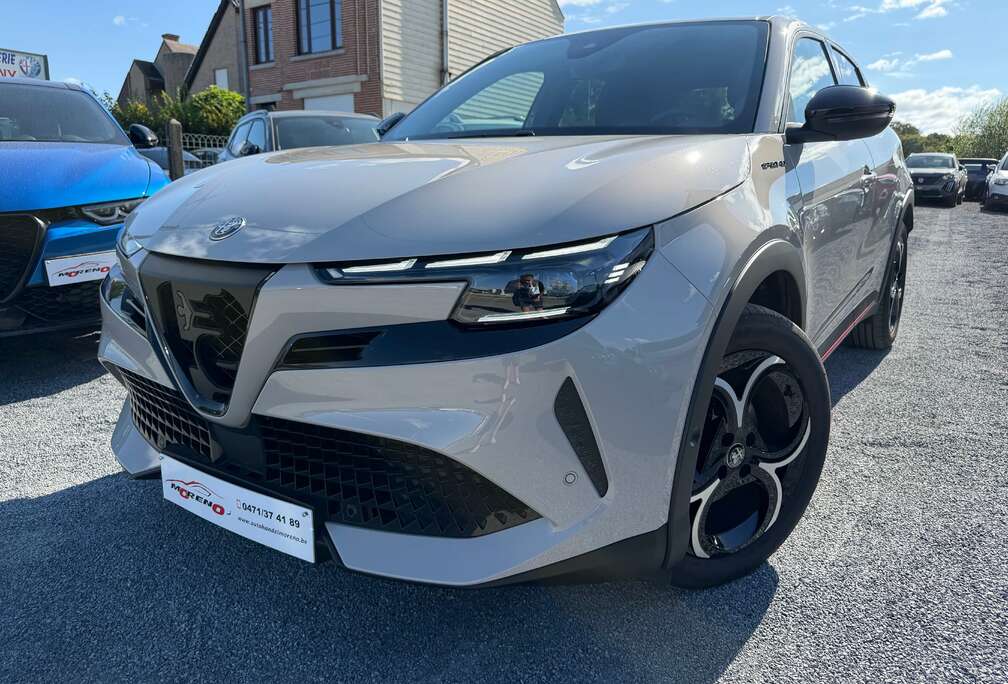 Alfa Romeo Junior 1.2 Turbo Hybrid Ibrida Speciale 12 Maanden