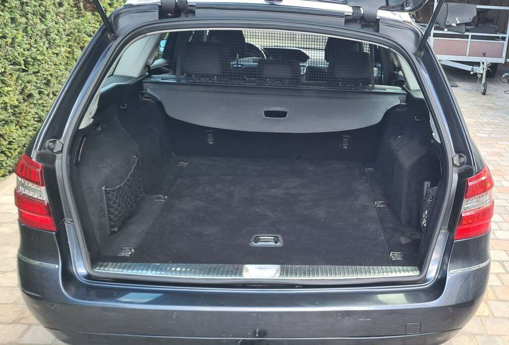 Mercedes-Benz E 200 T CDI DPF BlueEFFICIENCY 7G-TRONIC