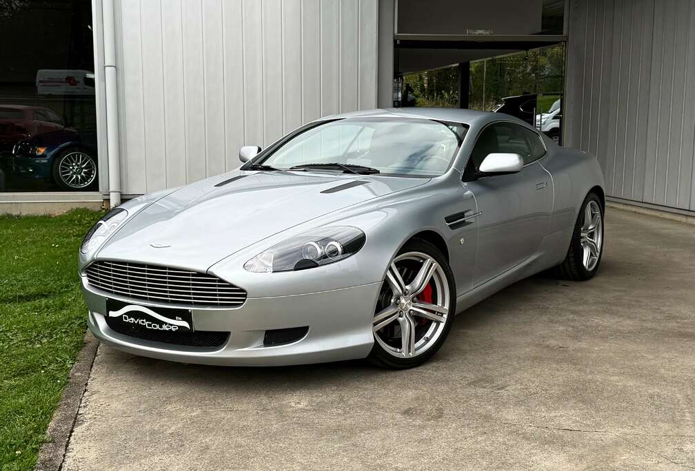 Aston Martin 5.9i V12, 1ère main, Historique Aston Martin