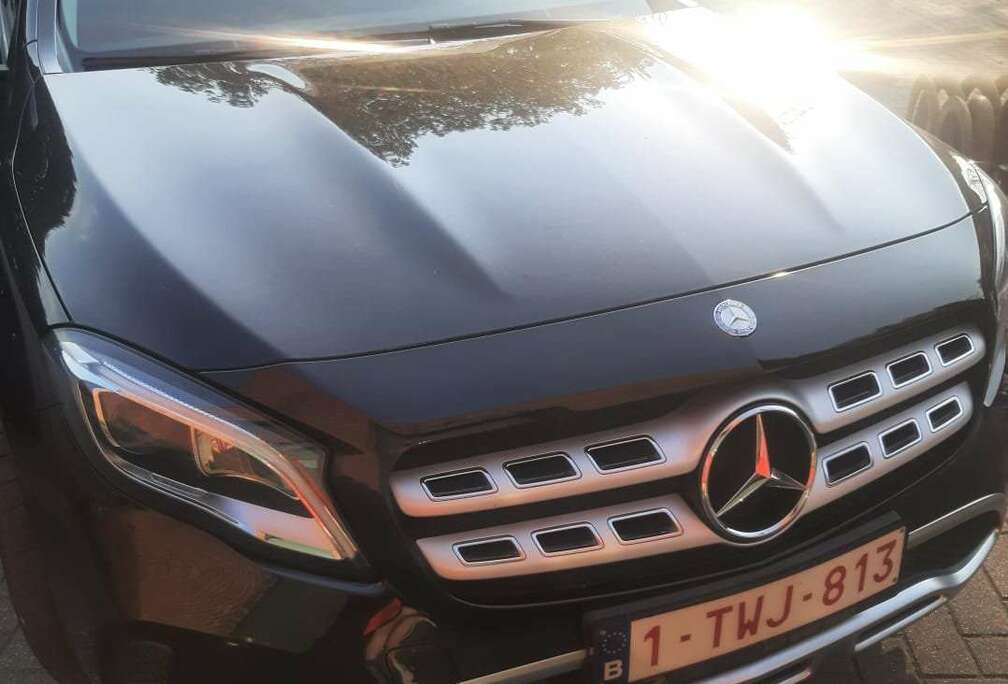 Mercedes-Benz GLA 180 7G-DCT Urban