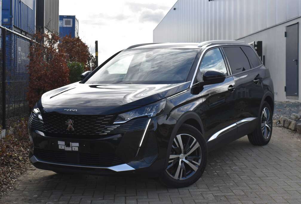 Peugeot 1.2 EAT8 Allure 7 Places 50M km Carnet 2023