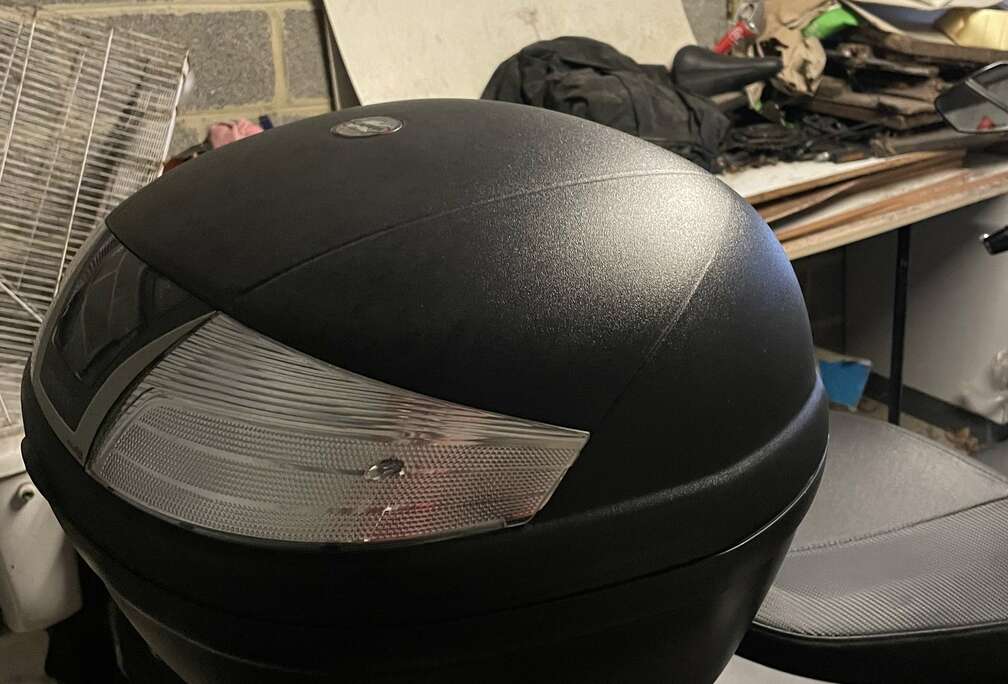 Andere  kymco 125i modèle avec gps