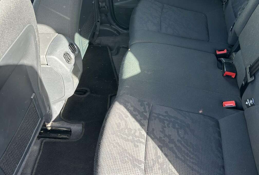 Peugeot 1.6 e-HDi Active STT FAP BMP