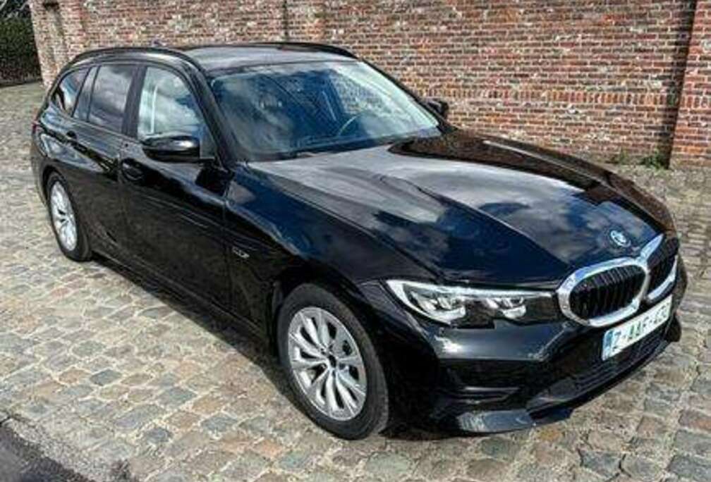 BMW Touring 320eA PHEV  CAMERA ADAPTIEVE CRUISE CONTROL